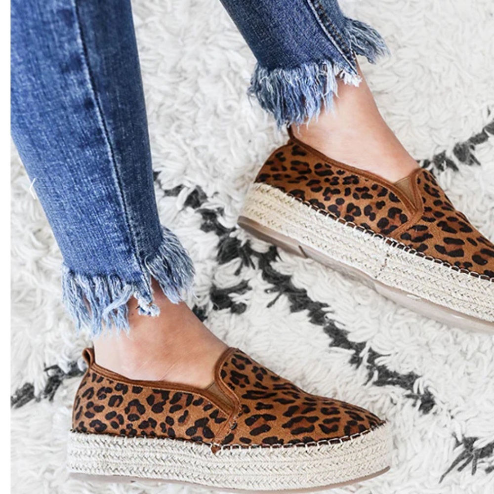 Leopard espadrille slip on sneaker sz 6 perfect for fall brown & black straw